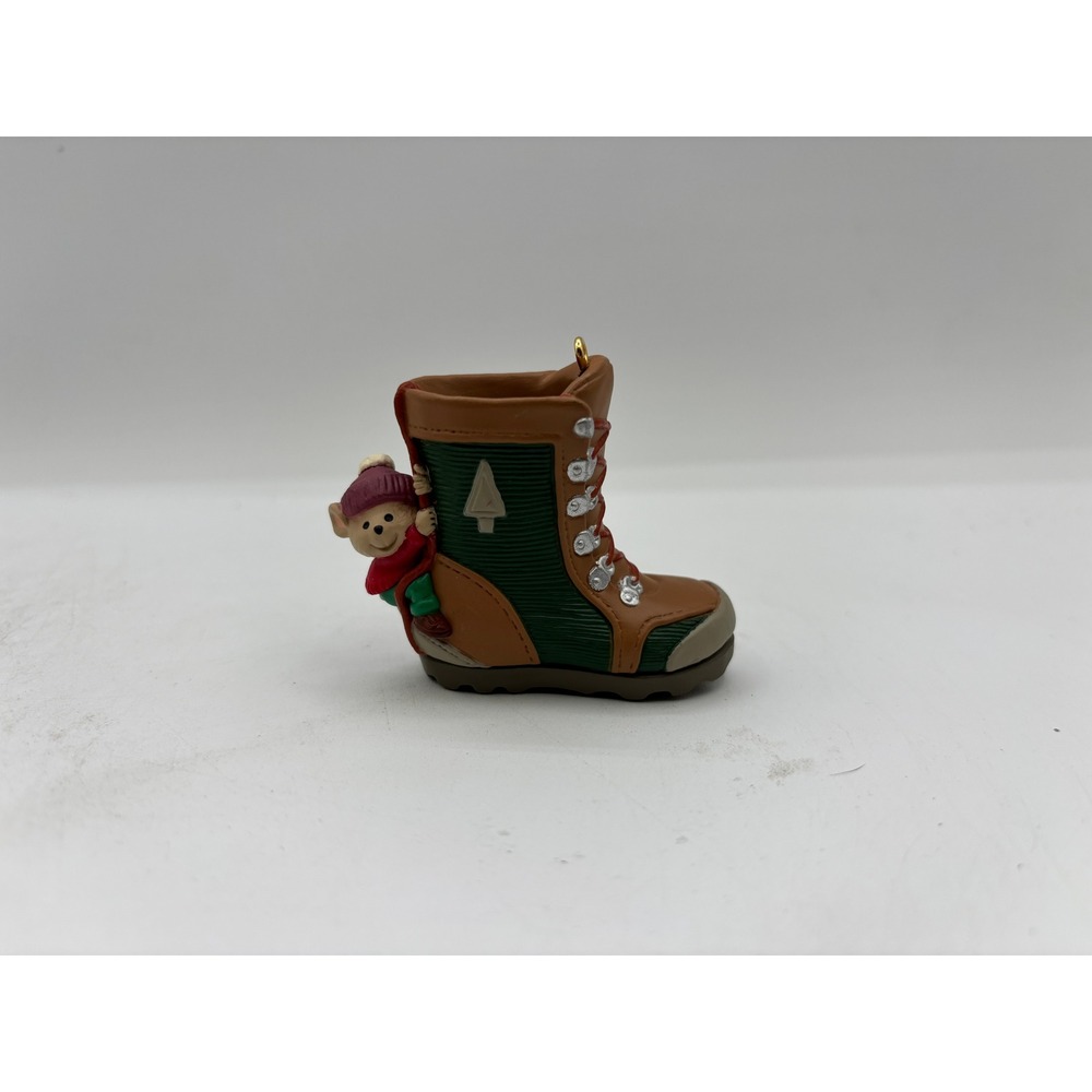 Hallmark Keepsake Dated 1995 Vintage Takin A Hike Handcrafted Ornament